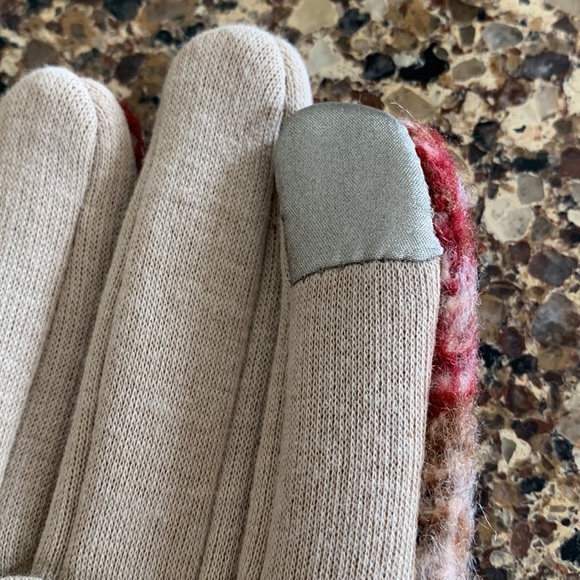 By Chance Gloves - Picture 5 of 6